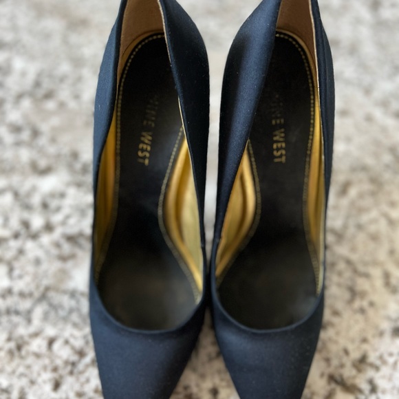 Nine West black heels - Picture 6 of 6